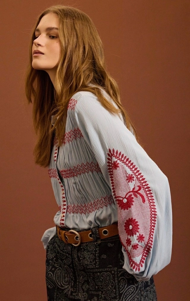 blusa bordada con frunces