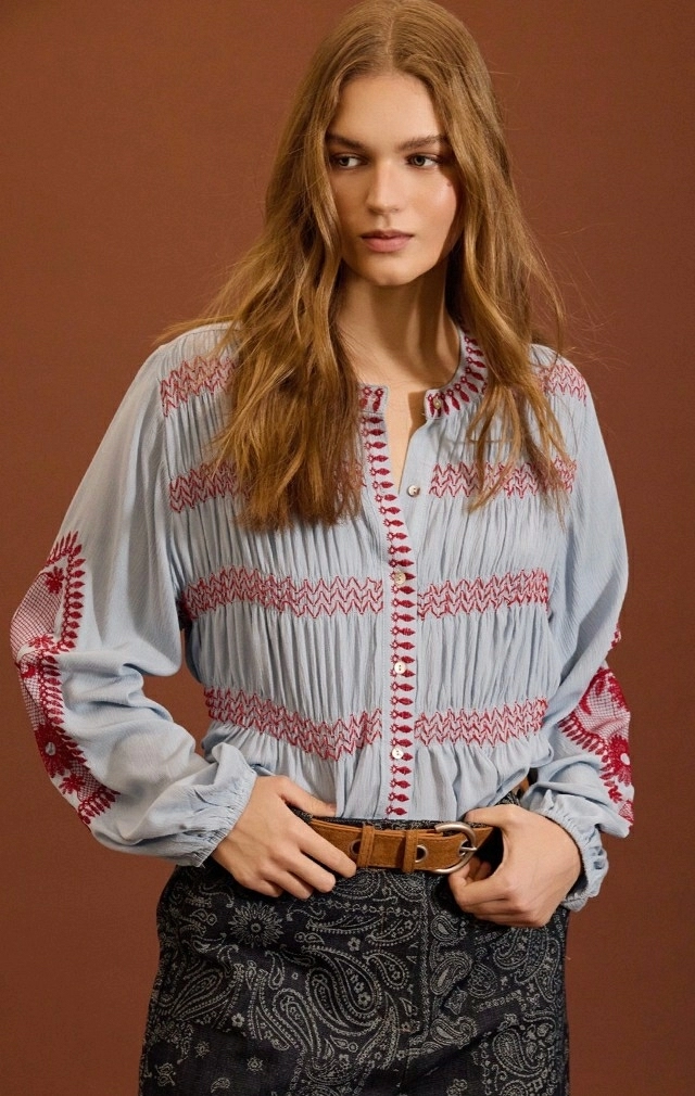 blusa bordada con frunces