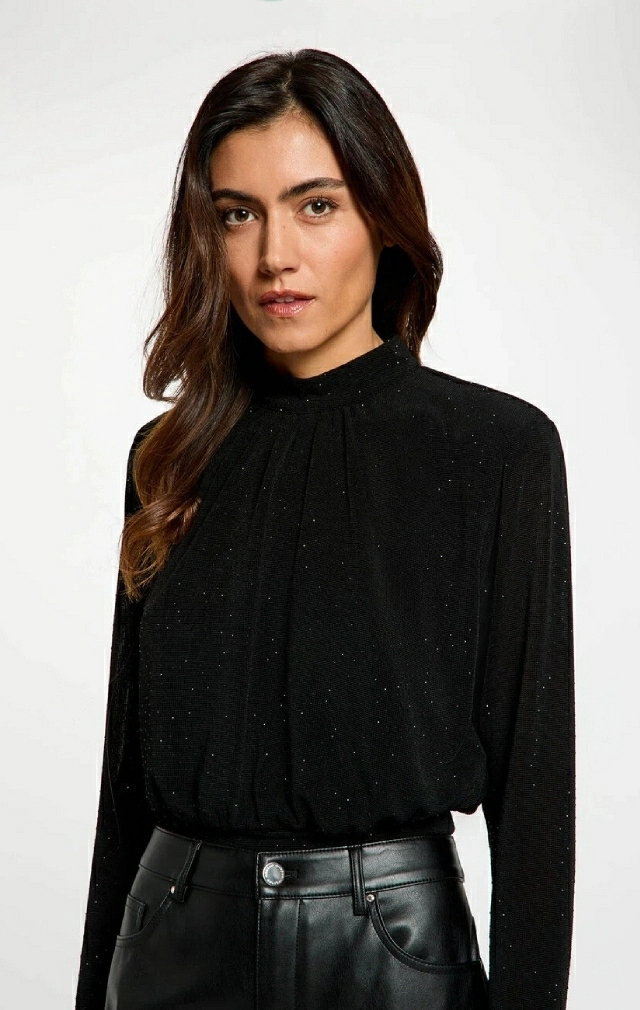 BLUSA CON STRASS