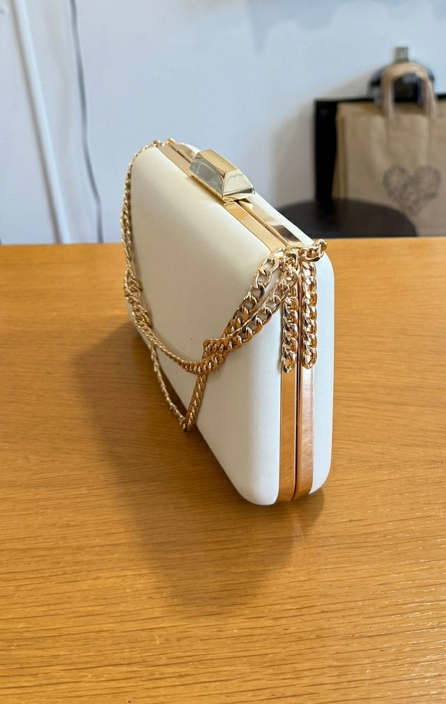 BOLSO DE FIESTA BEIGE Y DORADO