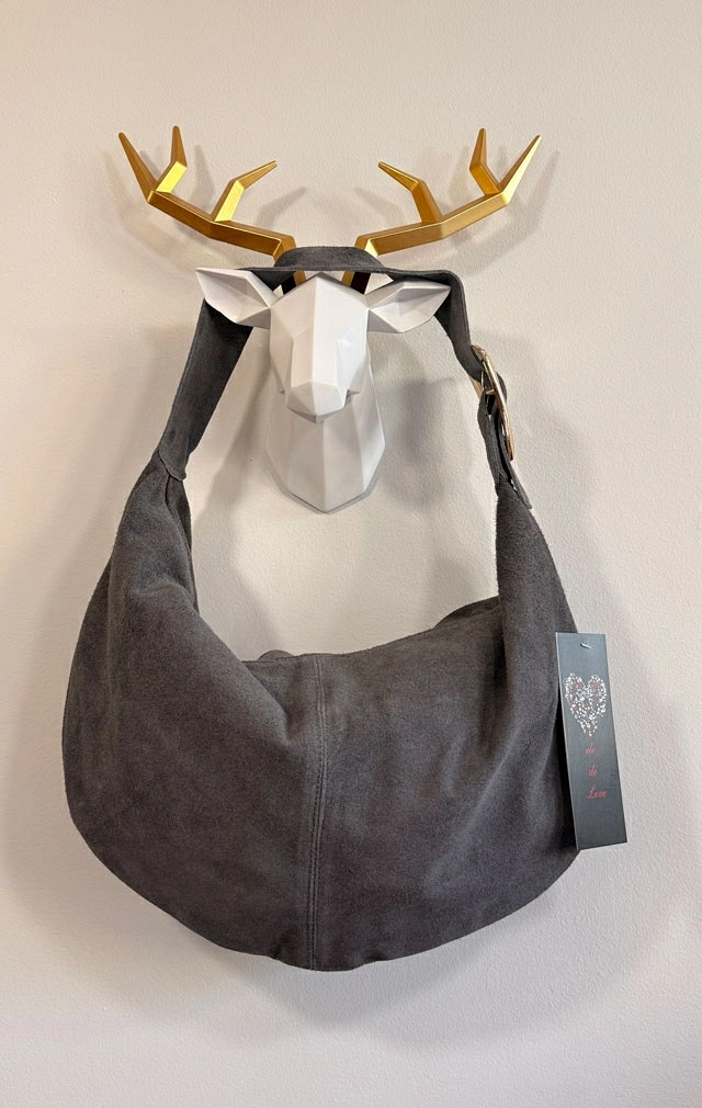BOLSO DE PIEL CON HEBILLA DORADA BOLSO DE PIEL CON HEBILLA DORADA