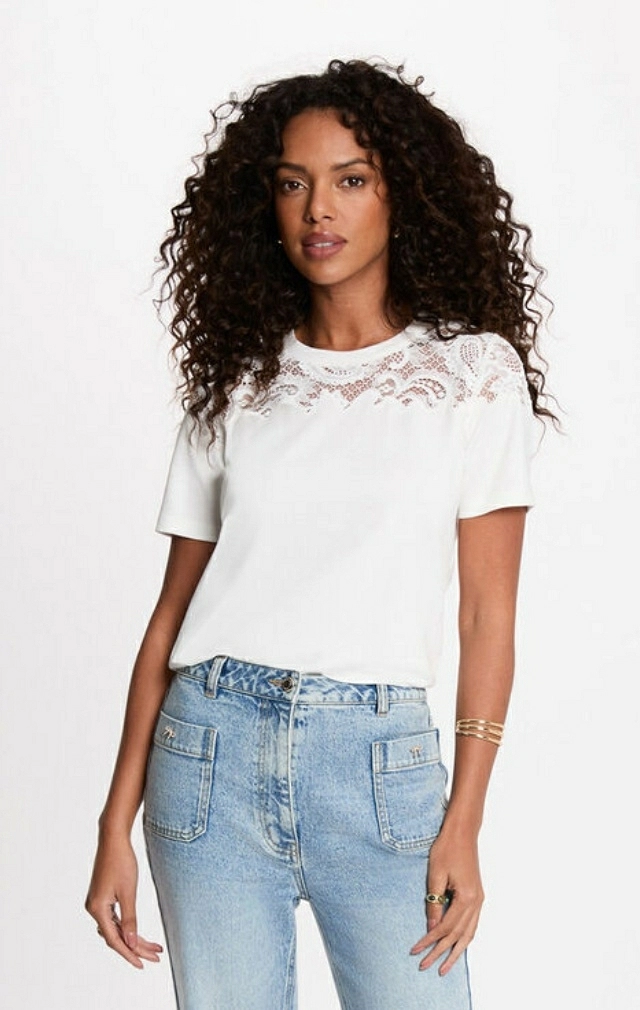 CAMISETA BLANCA CON ENCAJE