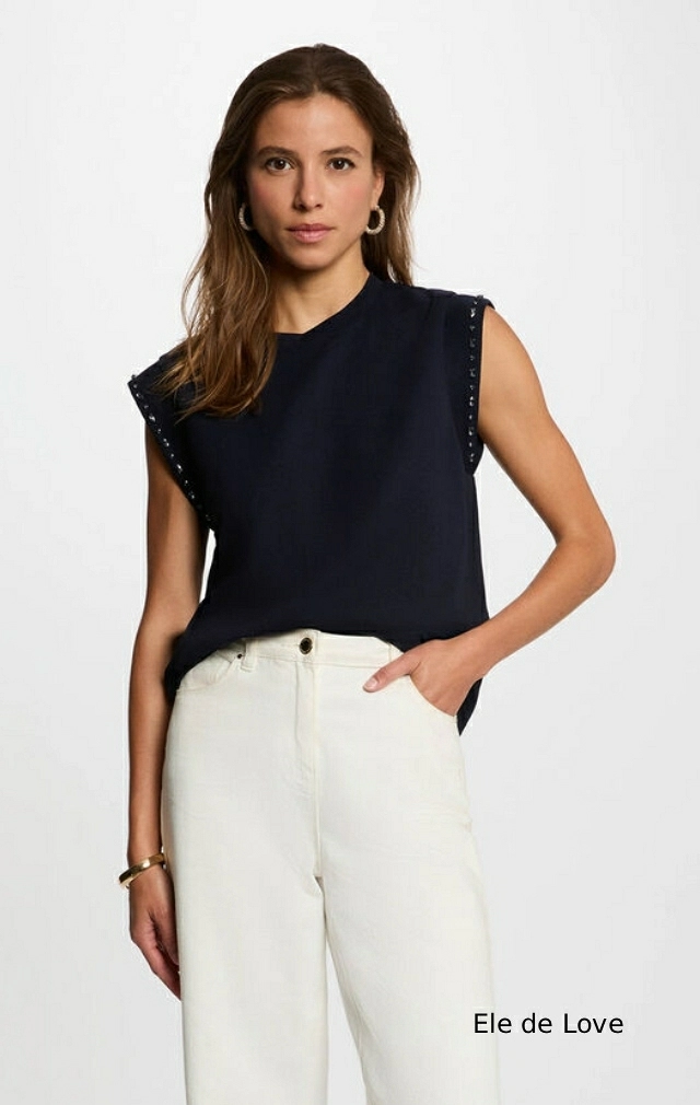 CAMISETA CUELLO REDONDO CON STRASS CAMISETA CUELLO REDONDO CON STRASS