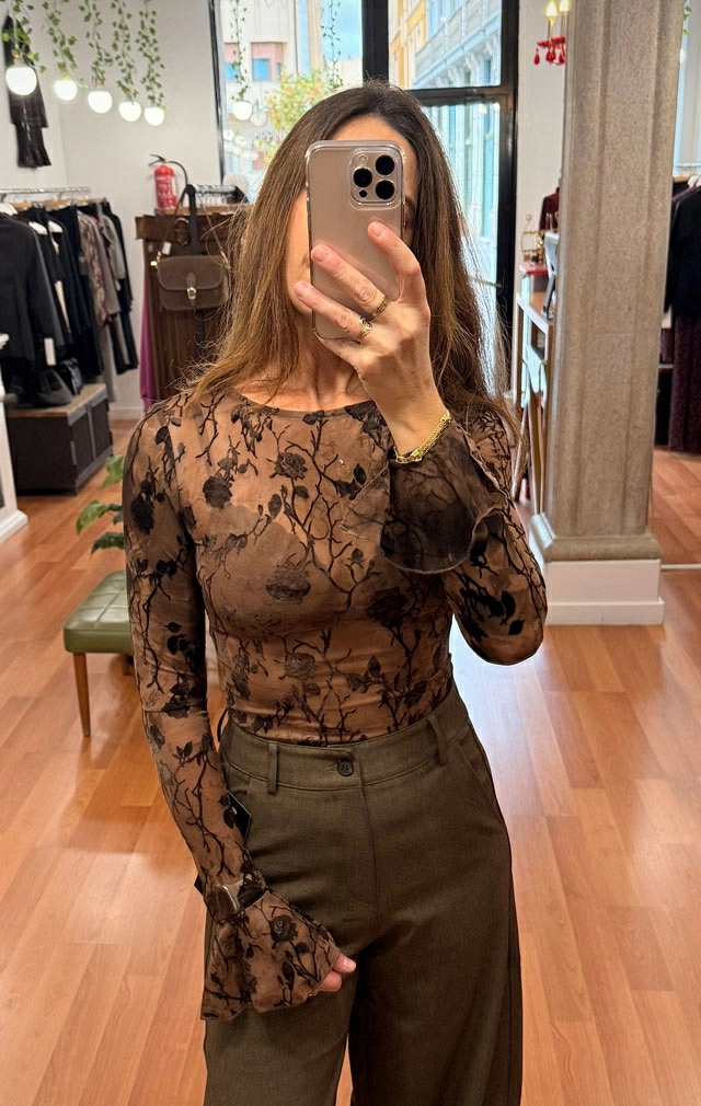 CAMISETA SEMITRANSPARENTE FLOR