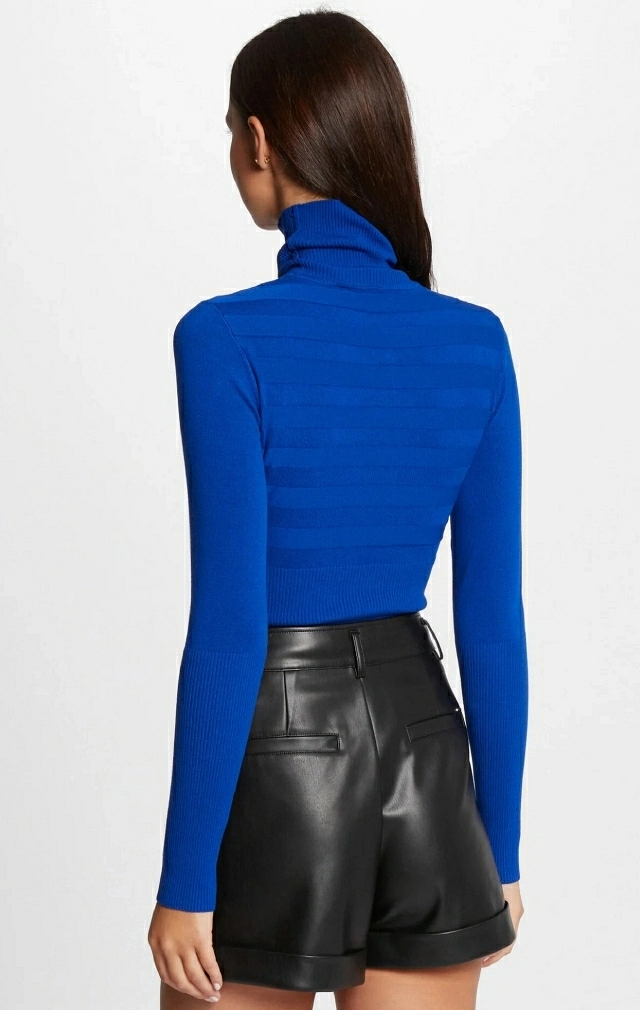 JERSE DE CUELLO ALTO AZUL JERSE DE CUELLO ALTO AZUL