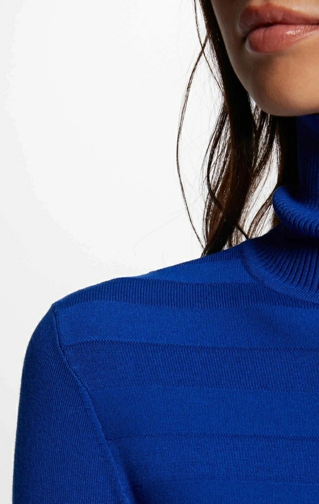 JERSE DE CUELLO ALTO AZUL JERSE DE CUELLO ALTO AZUL
