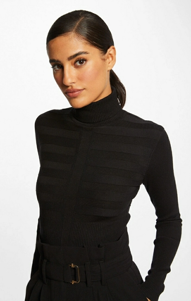 JERSEY CUELLO ALTO NEGRO
