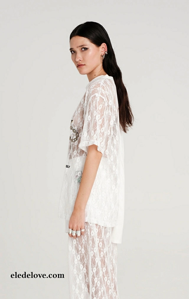 NATURALISTIC T-SHIRT