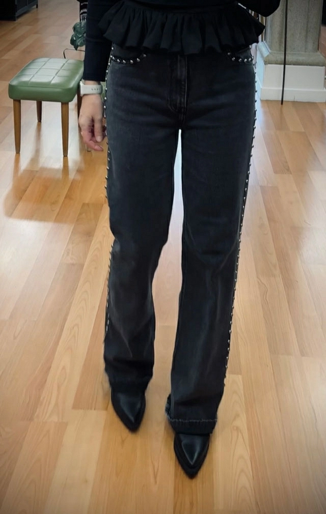 VAQUERO GRIS CON TACHAS VAQUERO GRIS CON TACHAS