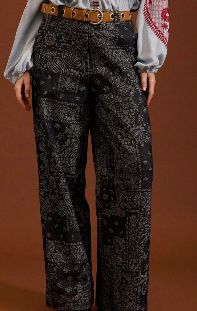 VAQUEROS CON ESTAMPADO DE CACHEMIR VAQUEROS CON ESTAMPADO DE CACHEMIR