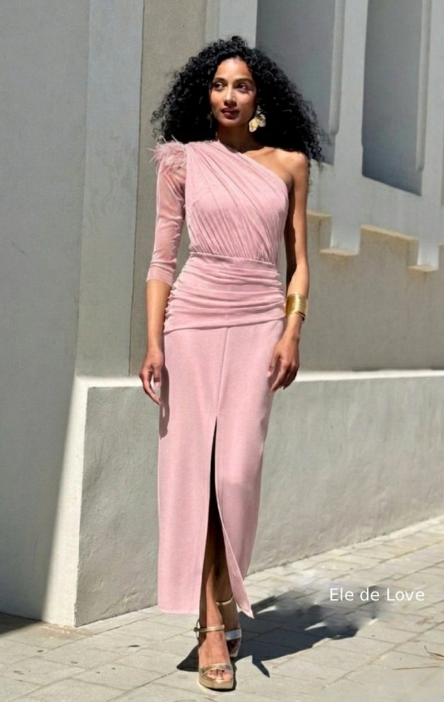 VESTIDO UN HOMBRO PLUMAS ROSA